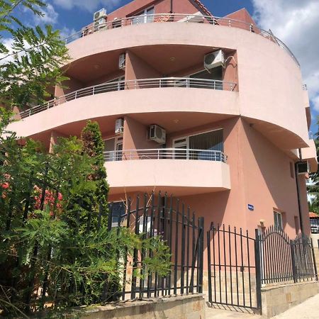 Femili Hotel Diveda Święty Włas Zewnętrze zdjęcie