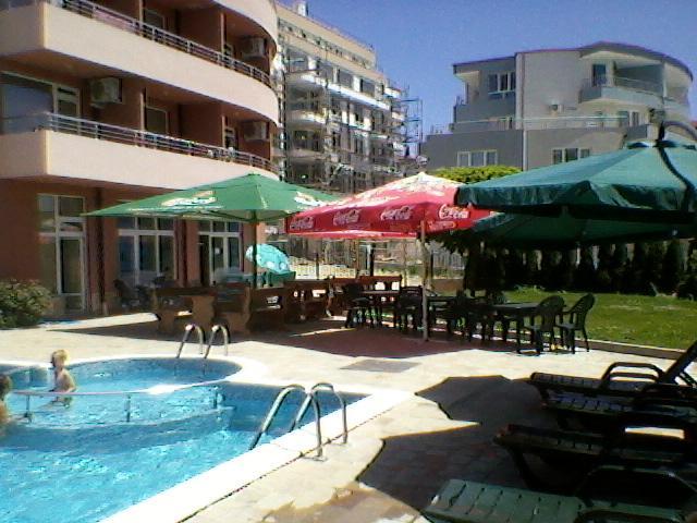 Femili Hotel Diveda Święty Włas Zewnętrze zdjęcie